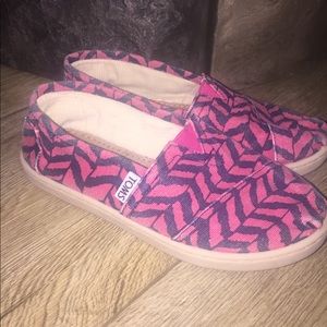 TOMS Girl's slip-on loafer